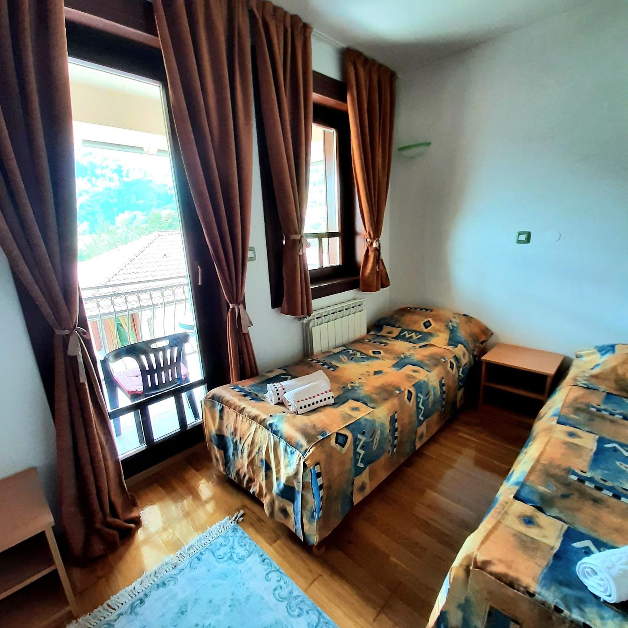 פויניצה Relax Apartman מראה חיצוני תמונה